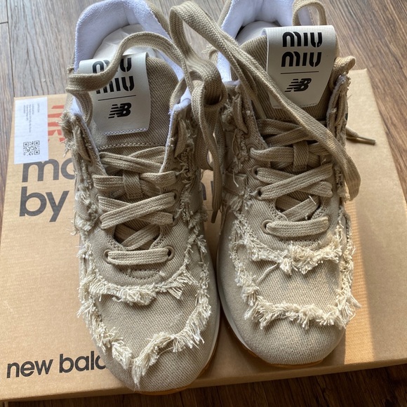 New Balance 574 X Miu Women's Miu Denim Sneakers Color Beige - Picture 10 of 13